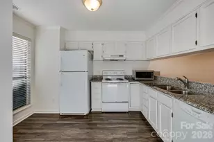 11020 Carmel Crossing Rd, Charlotte, NC 28226 - Photo 3