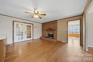 2010 Elizabeth Ave, Hickory, NC 28602 - Photo 7