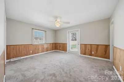 2010 Elizabeth Avenue, Hickory, NC 28602 - Photo 15