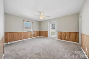 2010 Elizabeth Ave, Hickory, NC 28602 - Photo 15