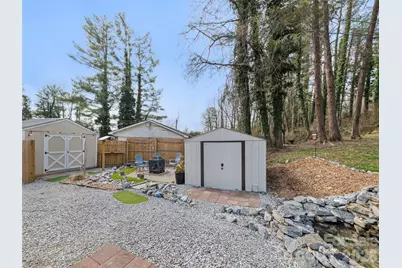 110 Ewart Drive, Hendersonville, NC 28739 - Photo 9