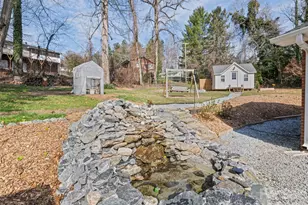 110 Ewart Dr, Hendersonville, NC 28739 - Photo 11