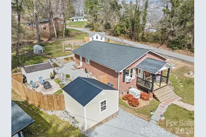 110 Ewart Drive, Hendersonville, NC 28739 - Photo 3