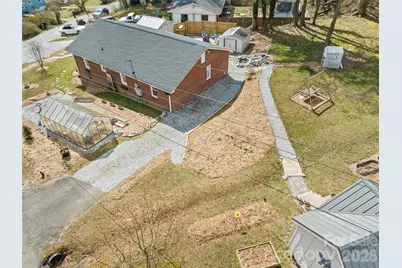 110 Ewart Drive, Hendersonville, NC 28739 - Photo 19