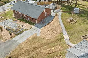 110 Ewart Dr, Hendersonville, NC 28739 - Photo 19