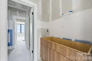 1427 N Sharon Amity Rd, Charlotte, NC 28211 - Photo 35