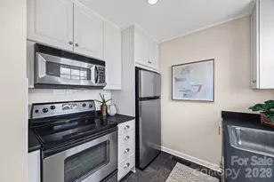 520 Wakefield Dr, Charlotte, NC 28209 - Photo 11