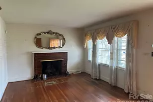 1435 Dean St, Charlotte, NC 28216 - Photo 3