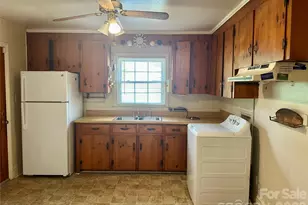 1435 Dean St, Charlotte, NC 28216 - Photo 5