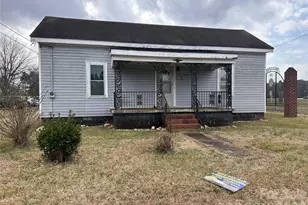 408 Carolina St, Fremont, NC 27830 - Photo 1