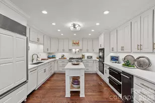 171 Old Hillside Ln, Flat Rock, NC 28731 - Photo 17