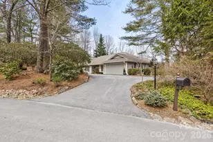 171 Old Hillside Ln, Flat Rock, NC 28731 - Photo 5