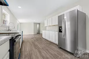 5050 Park Creek Dr, Mount Holly, NC 28120 - Photo 9