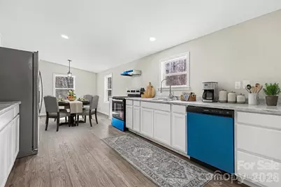 5050 Park Creek Drive, Mount Holly, NC 28120 - Photo 7