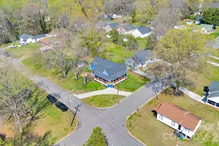 512 S 12th St, Bessemer City, NC 28016 - Photo 5