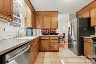 109 Old Bridge Ct, Gastonia, NC 28056 - Photo 9