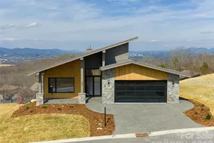 247 Coachman Dr, Hendersonville, NC 28791 - Photo 5