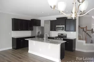 8731 Harris Lake Ln, Charlotte, NC 28269 - Photo 7