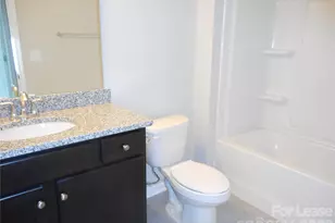 8731 Harris Lake Ln, Charlotte, NC 28269 - Photo 17