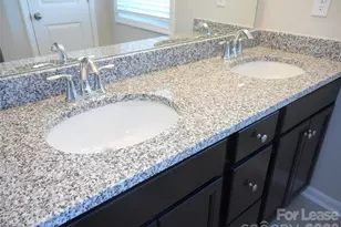 8731 Harris Lake Ln, Charlotte, NC 28269 - Photo 13