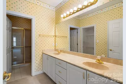 8348 Highland Glen Drive, Charlotte, NC 28269 - Photo 15