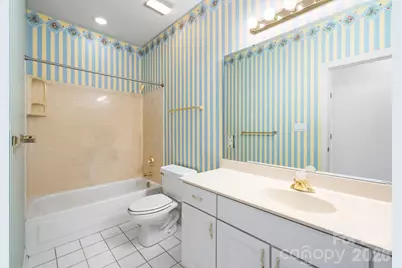 8348 Highland Glen Drive, Charlotte, NC 28269 - Photo 19