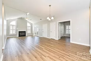 8348 Highland Glen Dr, Charlotte, NC 28269 - Photo 3