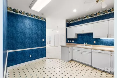 8348 Highland Glen Drive, Charlotte, NC 28269 - Photo 11