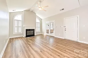 8348 Highland Glen Dr, Charlotte, NC 28269 - Photo 5