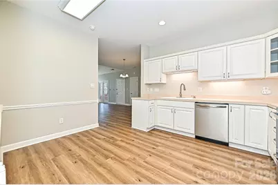8348 Highland Glen Drive, Charlotte, NC 28269 - Photo 11