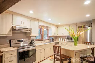 2506 Anders Dr, Hendersonville, NC 28791 - Photo 25