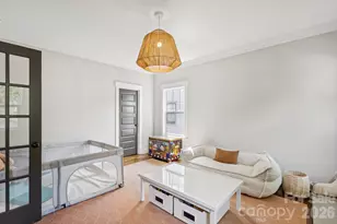 2221 Kenmore Ave, Charlotte, NC 28204 - Photo 15