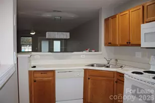 10147 Reindeer Way Ln, Charlotte, NC 28216 - Photo 5