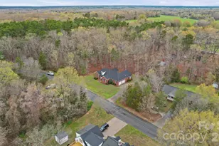 410 W Elm St, Wingate, NC 28174 - Photo 15
