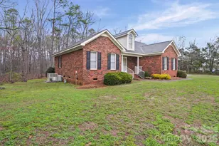 410 W Elm St, Wingate, NC 28174 - Photo 5