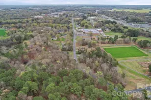 410 W Elm St, Wingate, NC 28174 - Photo 11