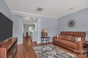 1802 Robinwood Village Dr, Gastonia, NC 28054 - Photo 5
