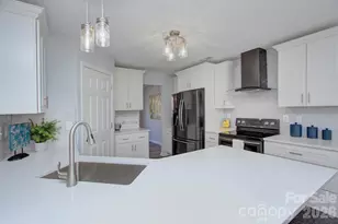 3819 Cameron Creek Dr, Matthews, NC 28105 - Photo 9