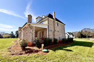 8110 Rolling Fields Rd, Charlotte, NC 28227 - Photo 5