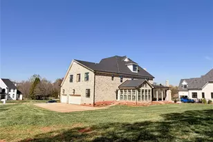8110 Rolling Fields Rd, Charlotte, NC 28227 - Photo 3