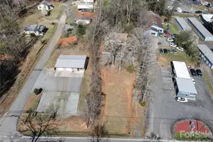 525 E Mills St, Columbus, NC 28722 - Photo 5