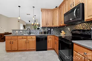 15531 Lakepoint Forest Dr, Charlotte, NC 28278 - Photo 13