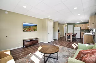 308 Lakeview Dr, Deep Gap, NC 28618 - Photo 5