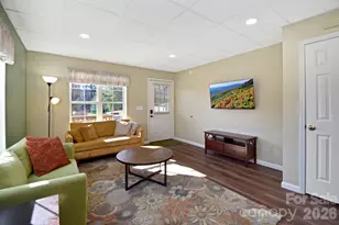 308 Lakeview Dr, Deep Gap, NC 28618 - Photo 7