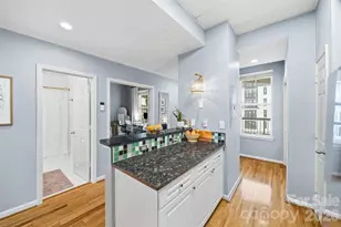 405 W 7th St, Charlotte, NC 28202 - Photo 9