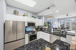 405 W 7th St, Charlotte, NC 28202 - Photo 7