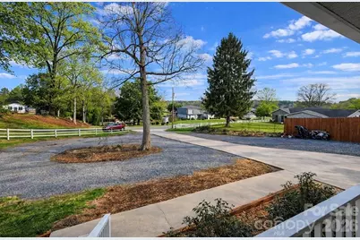 805 Edgewater Drive, Belmont, NC 28012 - Photo 7