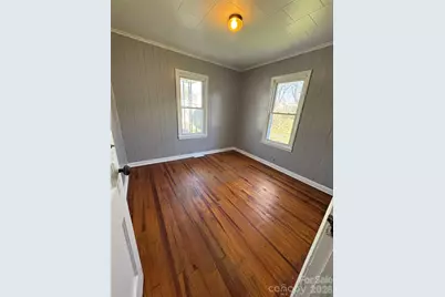 80 English Street, Spruce Pine, NC 28777 - Photo 5