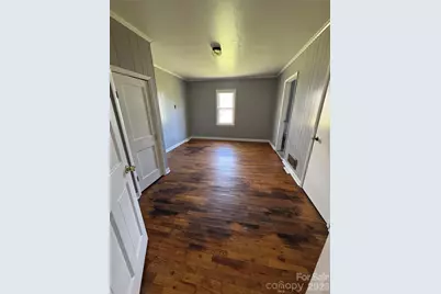 80 English Street, Spruce Pine, NC 28777 - Photo 7