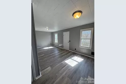 80 English Street, Spruce Pine, NC 28777 - Photo 15